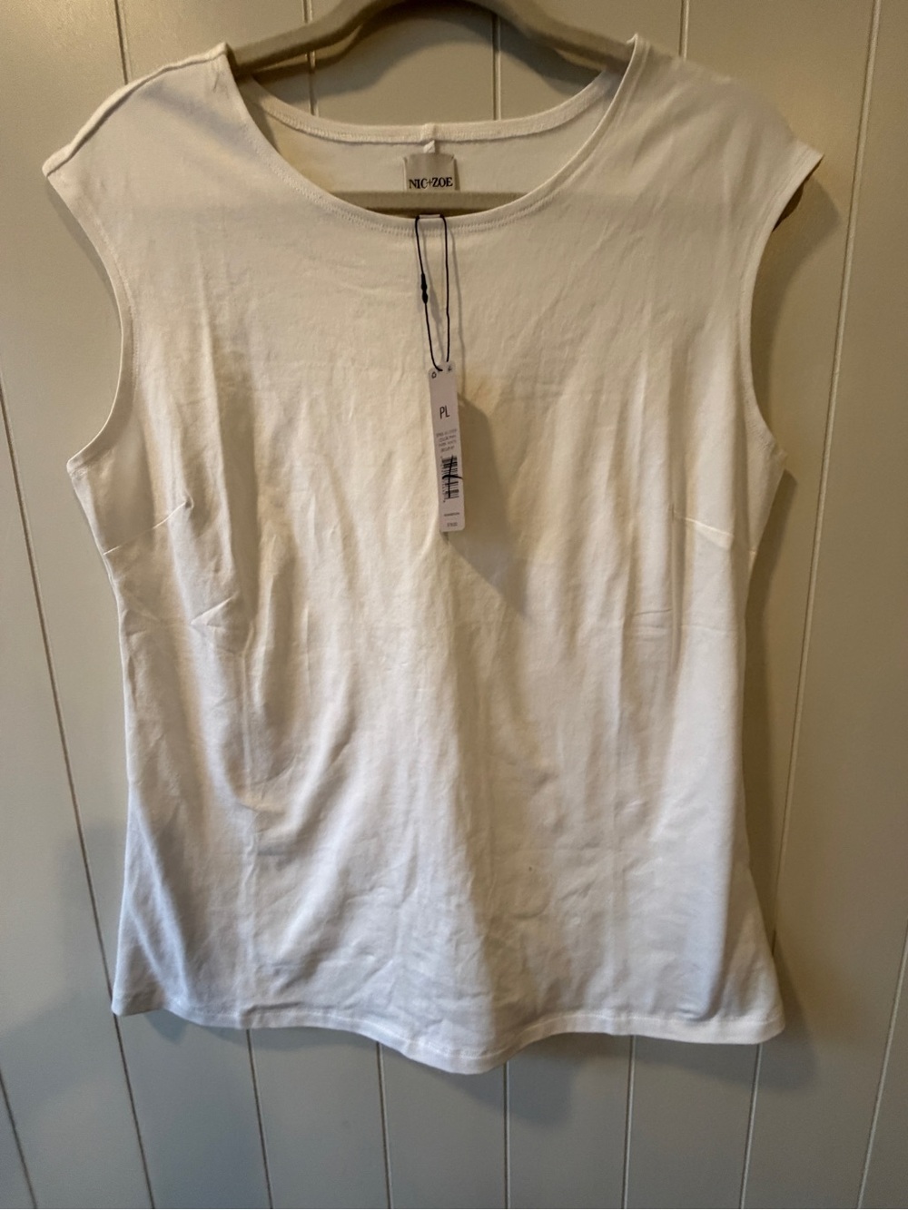 NIC+ZOE White Scoop Neck Cap-Sleeve Tank. New with tags